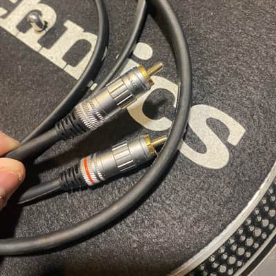 Technics 1210 mk2 with isnoe feet, ortofon cartridge & flightcase image 4