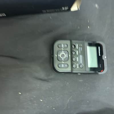 Roland R-07 High Resolution Portable Audio Recorder Bluetooth Recorder with Box image 4