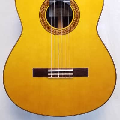 Yamaha CG182S Classical Guitar, Solid Englemann Spruce Top, Rosewood Back & Sides, Natural image 2