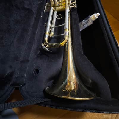 Great Playing Pre-Owned Bach 37 Stradivarius Trumpet in Lacquer from the 80's! image 5