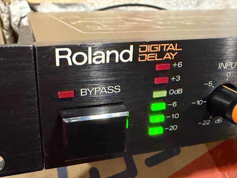 Roland SDE-3000 Digital Delay | Reverb Canada