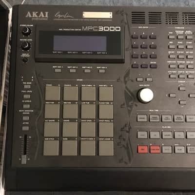 Akai MPC3000LE MIDI Production Center 1999 - 2001 - Black
