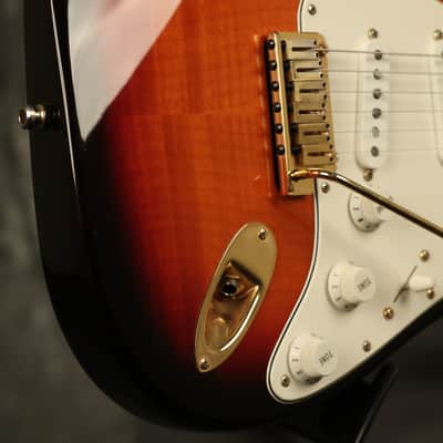 1996 Fender 50th Anniversary Stratocaster Sunburst w/GOLD hardware FLAME MAPLE body!!! image 11