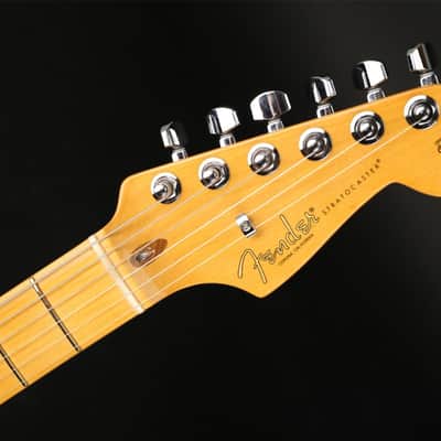 Fender American Professional II 70th Anniversary Stratocaster, Maple Fingerboard in 2-Color Sunburst #US230002692 image 6