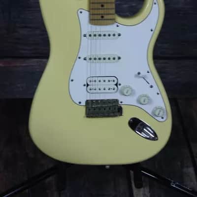 Fender Mexican Strat HSS 1996-1997 Aged White image 3