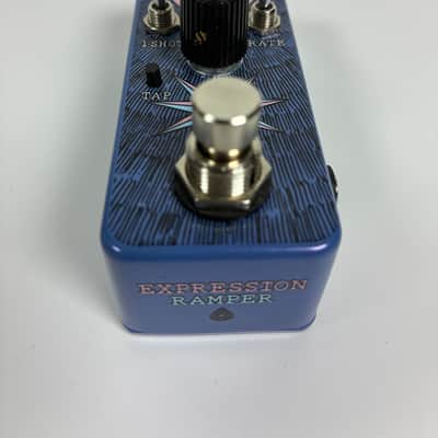 Old Blood Noise Endeavors Expression Ramper V2 - Darklight Blueberry - Excellent Condition with Box image 6