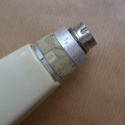 Sennheiser MD 421 Cardioid Dynamic Microphone image 8