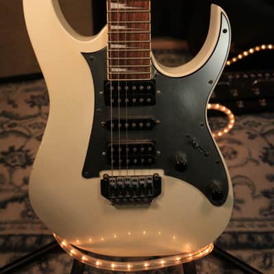 Ibanez GRG150DX-WH Gio with Rosewood Fretboard 2021 - Present - White image 2