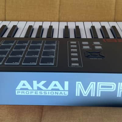 Akai MPK261 comes in Original Box, like new image 3