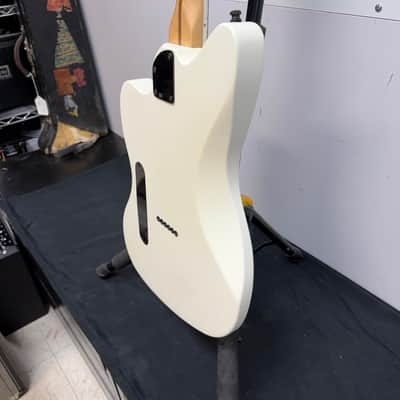 Used Fender JIM ROOT Signature JAZZMASTER V4 Ebony Polar White Electric Guitar with Original Case image 21
