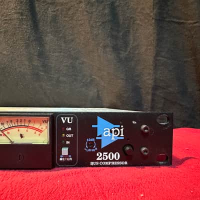 API 2500 Stereo Bus Compressor 2000 - 2019 - Black image 2
