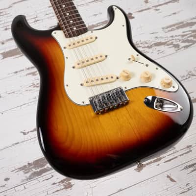 Fender Stratocaster XII 12-String 2002-2004 - 3 Tone Sunburst image 13