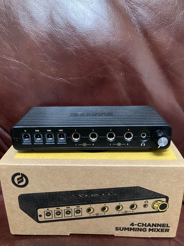 Moog 4-Channel Summing Mixer with 3-way power distribution image 1