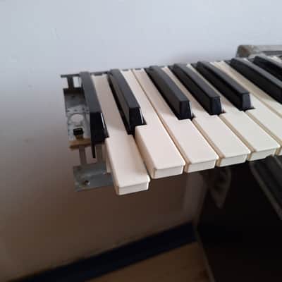 Akai AX-73 and MX-73 keyboard part image 3