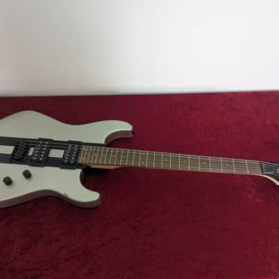 Fender Squier Showmaster Rally Stripe 2004 - Silver / Black Racing Stripe Rare Colorway Electric Guitar image 2