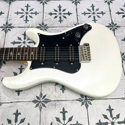 PRS SE NF3 with Rosewood Fretboard • Pearl White • 2025 • 7.38 lb