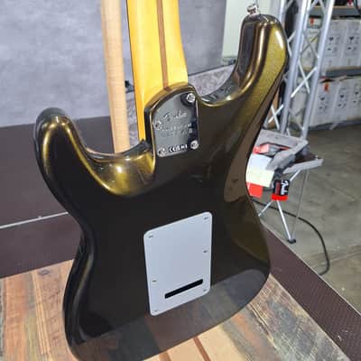 Fender American Ultra II Stratocaster HSS with Ebony Fretboard 2024 - Present - Texas Tea image 5