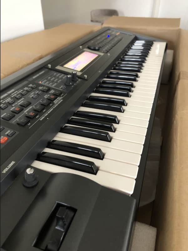 Roland GW-8L V2 61-Key Workstation Keyboard 2012 - Black image 1