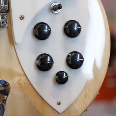 Rickenbacker 330/12, Mapleglo image 7