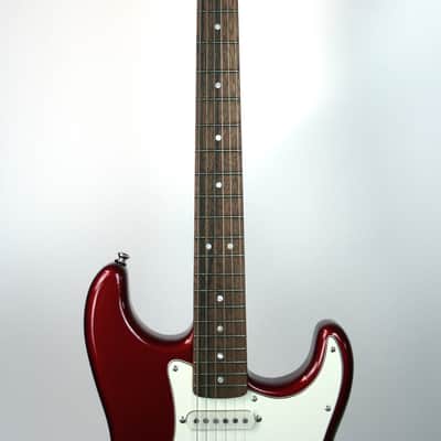 Squier Classic Vibe '60s Stratocaster Candy Apple Red image 3