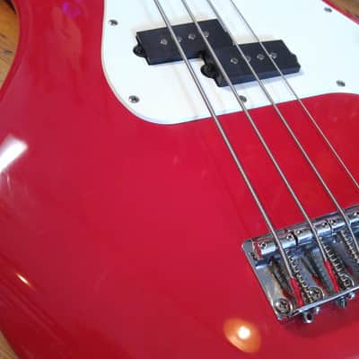 Squier Affinity Precision Bass 2000 Red image 3