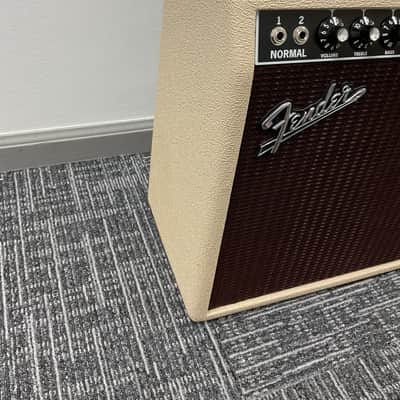 Fender Tone Master Deluxe Reverb 2-Channel 22-Watt 1x12" Digital Guitar Combo 2020 - Present - Blonde image 4