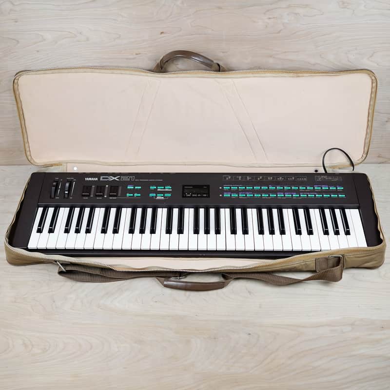Yamaha DX21 W/ Original Bag 100V Made in Japan MIJ image 1