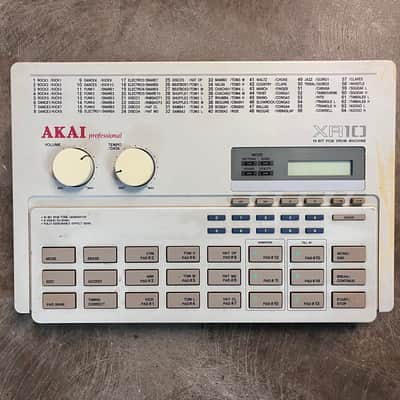 Akai XR10 80s - White