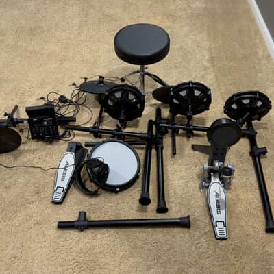 Alesis Nitro Max Kit Electronic Drum Set 2023 - Present - Black image 4