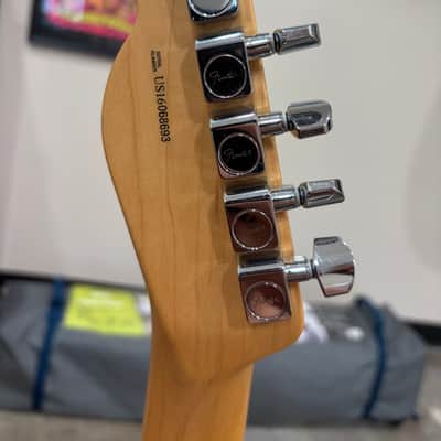 Fender American Standard Telecaster with Rosewood Fretboard 2008 - 2016 - 3-Color Sunburst image 3