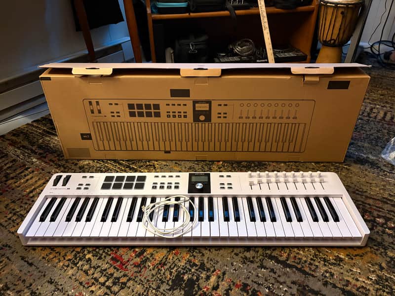 Arturia KeyLab Essential 61 MkIII MIDI Controller 2023 - Present - White image 1