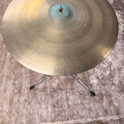 1950s Zildjian A 24" Trans Stamp Type III Ride Cymbal 3421g 1950s Zildjian A 24" Trans Stamp Type III Ride Cymbal 3421g image 9