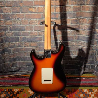 Fender 1994 Strat Plus Rosewood Fretboard 3-Color Sunburst w/ OHSC, Lace Sensor Neck & Middle Pickups, SD Single Coil-Sized Bridge Humbucker & Piezo Pickup System image 16