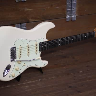 Eko ST-300 WH Tribute Series - White image 2