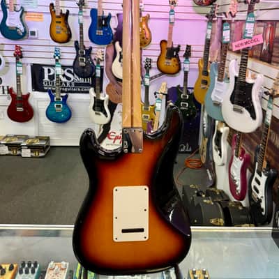 Fender Stratocaster MIM, Brown Sunburst - Pre Owned image 9