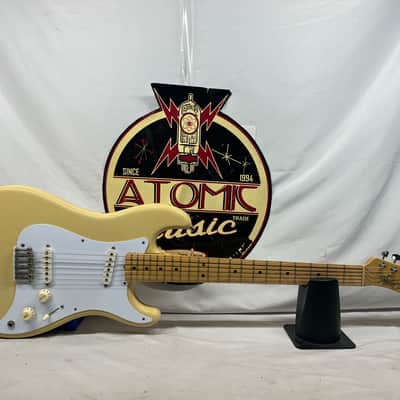 Fender 1981 Bullet Doublecut Electric Guitar with Hard Shell Case image 3