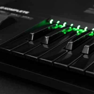 Native Instruments Komplete Kontrol S49 Limited Black Edition with