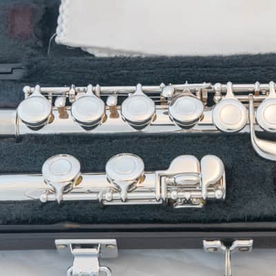 Yamaha YFL-321 Intermediate Flute *Made in Japan *Silver Headjoint *Overhauled New Pads image 3