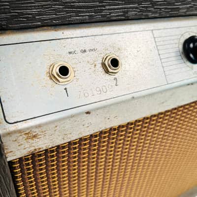 Gibson GA-5 Skylark 1x10" Combo Amplifier 1964 - Brown image 9