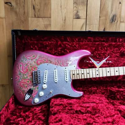 Fender Custom Shop Masterdesign 69 Stratocaster Journeyman Pink Paisley 2018 - Pink image 5