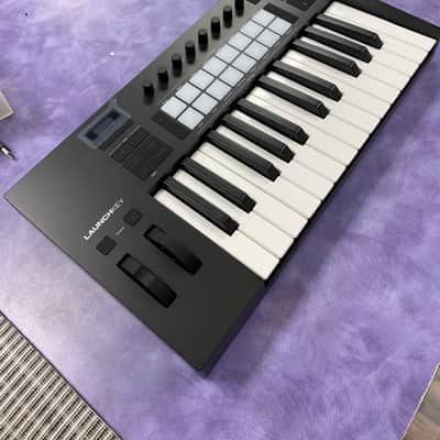 Novation Launchkey 25 MIDI Controller