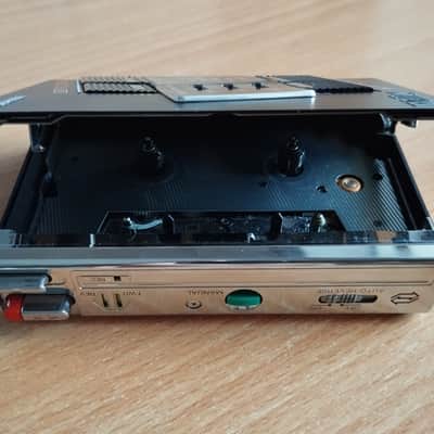 Toshiba Walkman walky radio recorder casstte Player KT RS 30 black working image 5