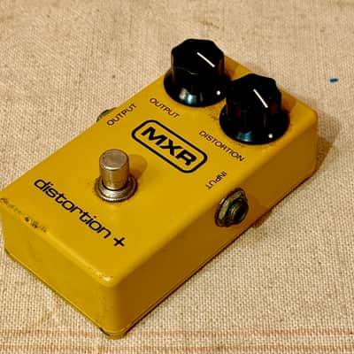 MXR Distortion + Plus 1980 - Block Logo-Yellow image 5