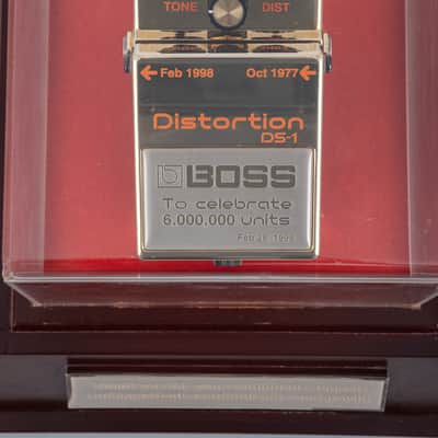 BOSS Distortion DS-1  GOLD 1998 + Showroom DISPLAY! Extremely RARE image 3