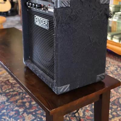 Fender Rumble 15 Bass Amp - USED image 2