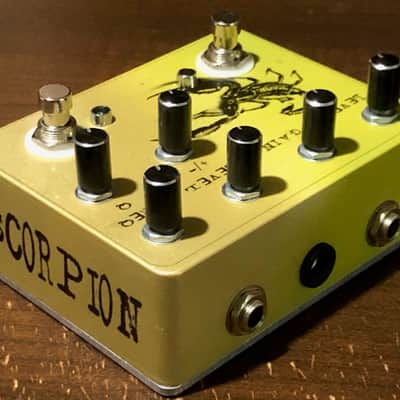 SAE Effects Scorpion - single band parametric EQ and fuzz dual effect pedal image 3