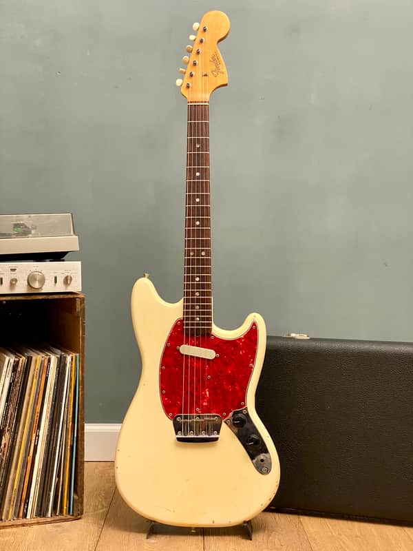 Fender Musicmaster 1966 - Olympic White