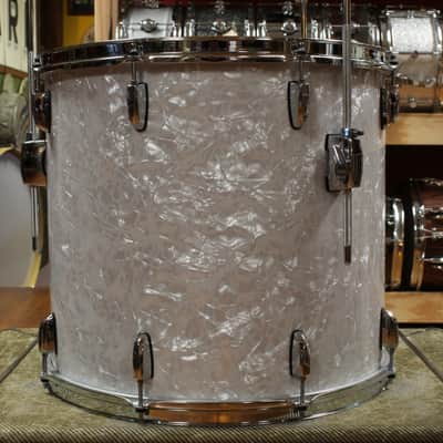 Pearl Professional Series Outfit in White Marine Pearl 18x22 8x10 8x12 9x13 16x18 16x16 image 14