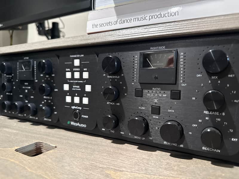 WesAudio ngBusComp Stereo Bus Compressor with Digital Recall 2020 - Black image 1