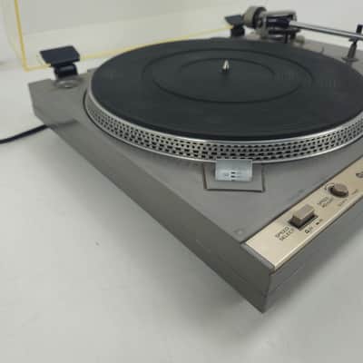 Hitachi - HT-354 - 2-Speed Direct-Drive Turntable image 9